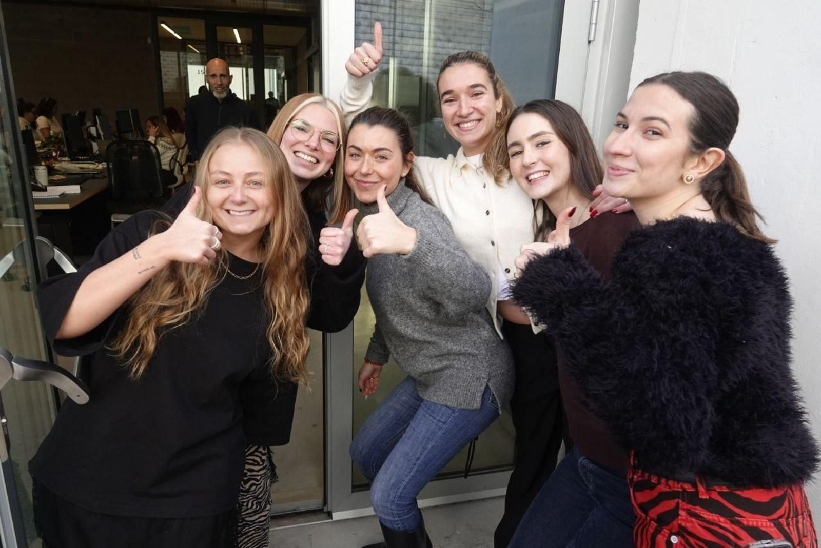Galería | Los trabajadores de Bimba y Lola celebran el segundo premio de la Lotería de Navidad