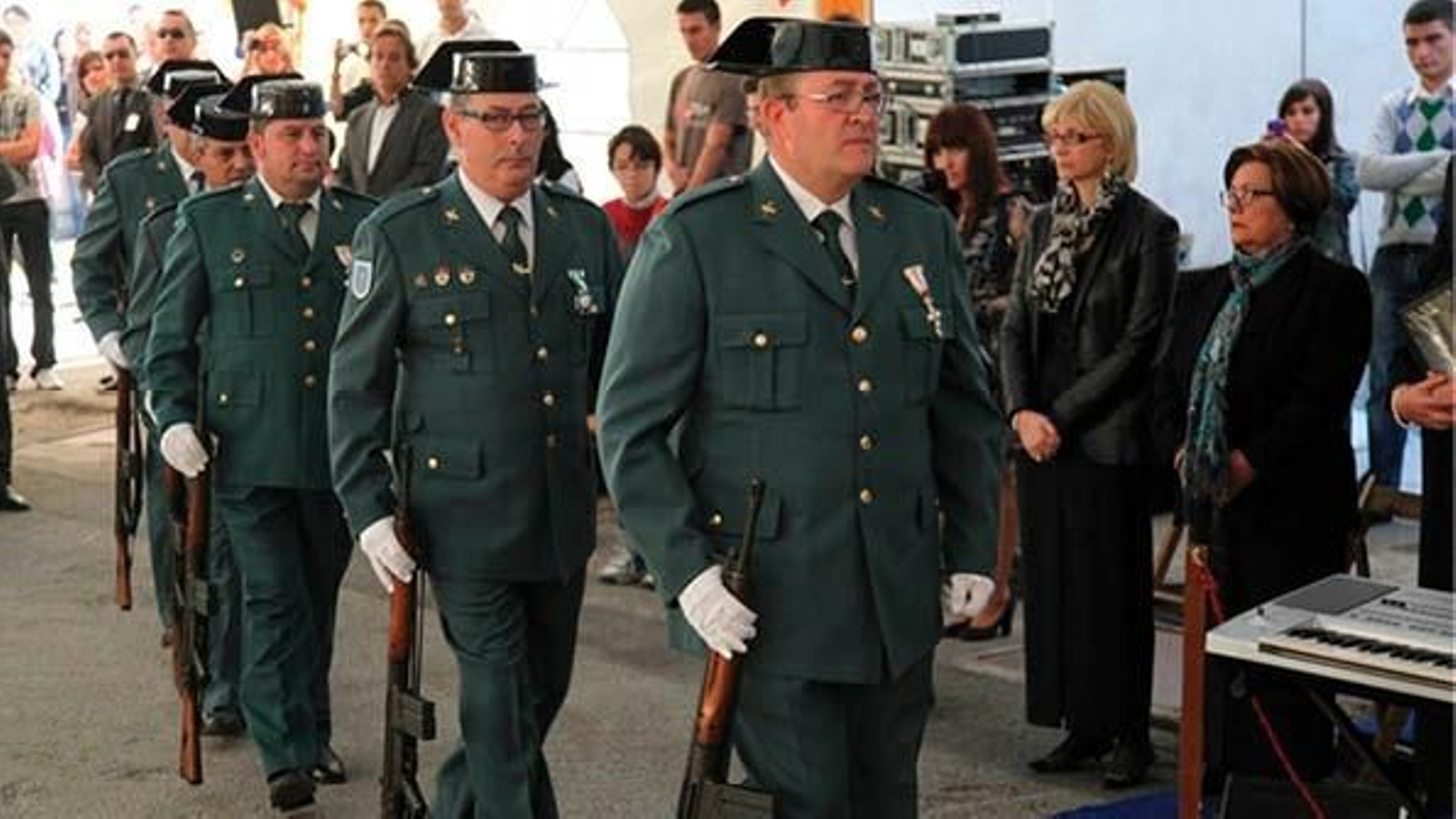 Guardias civiles en un acto de la fiesta del Pilar.