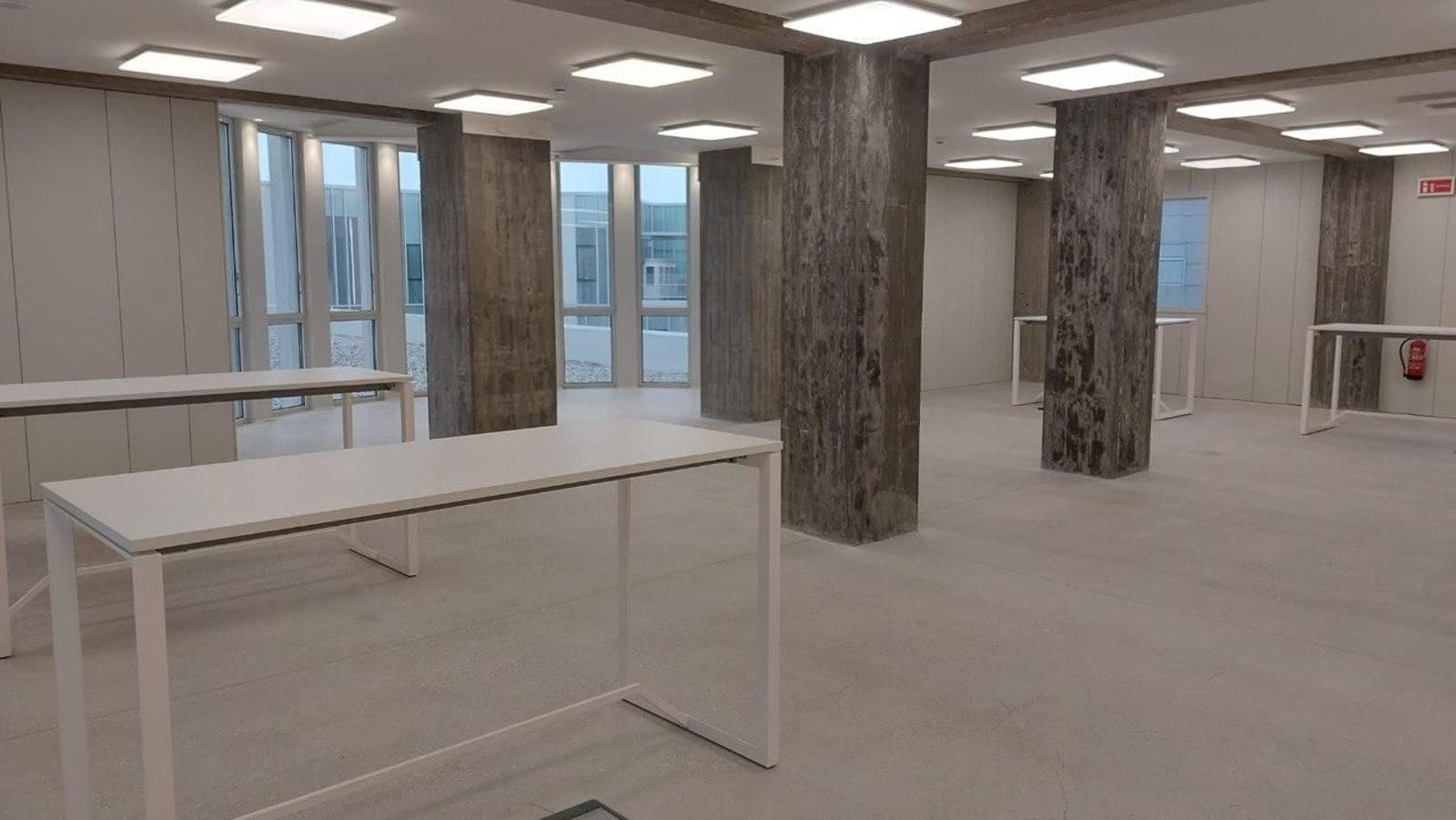 El espacio a reformar, el hall de la tercera planta que da acceso a las salas de vistas.