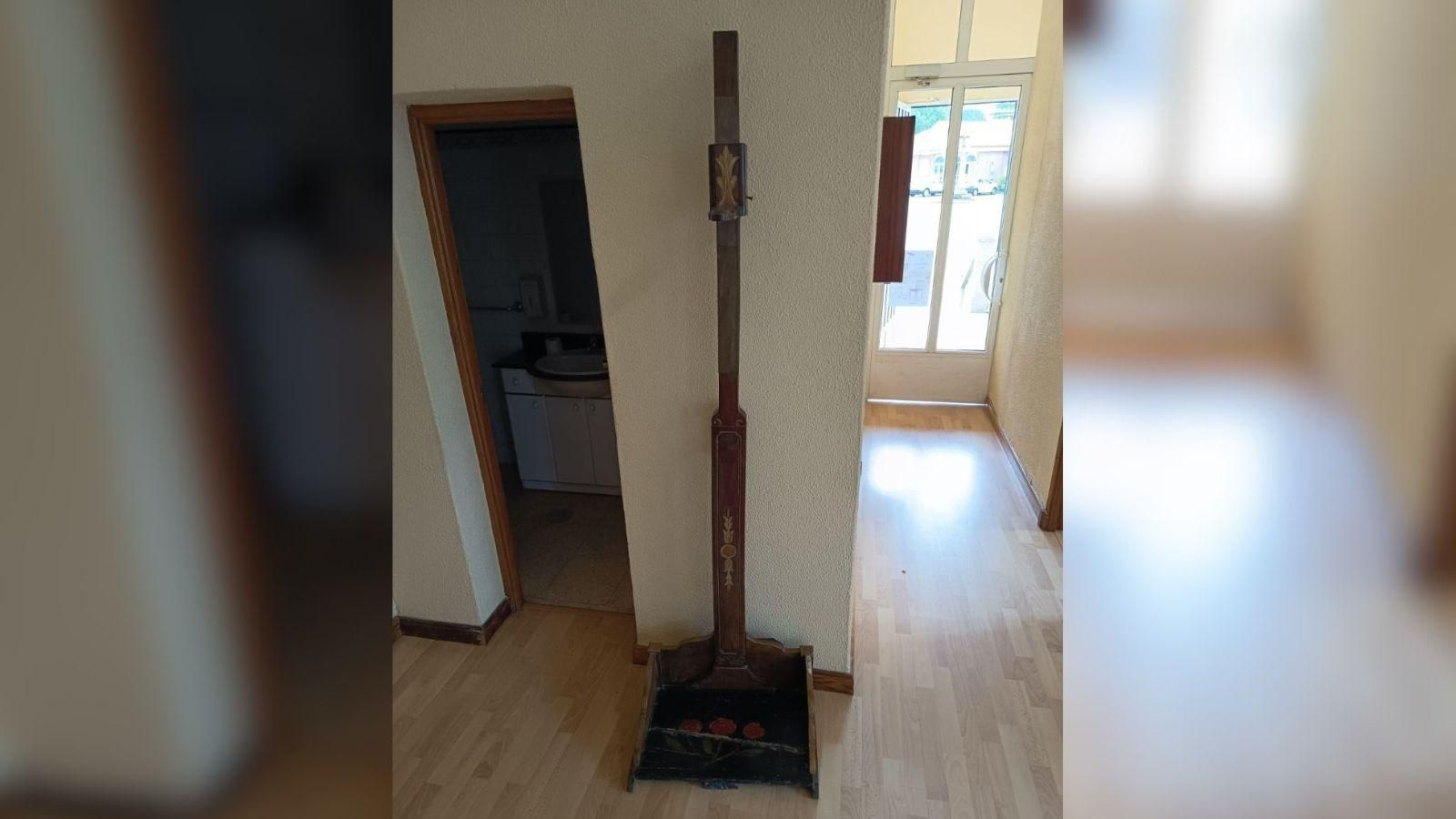 Un tallímetro de los que se usaban para medir a los quintos antes de ir a la mili en Cartelle.