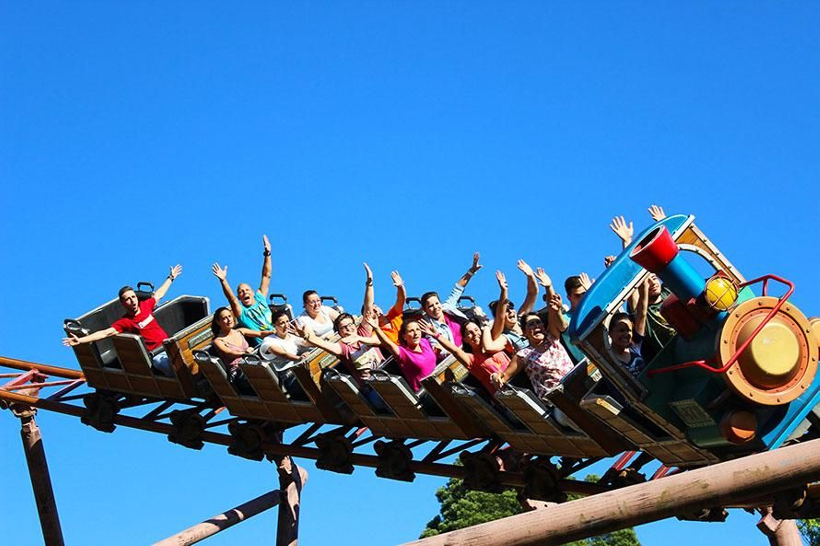 La montaña rusa de Magikland.