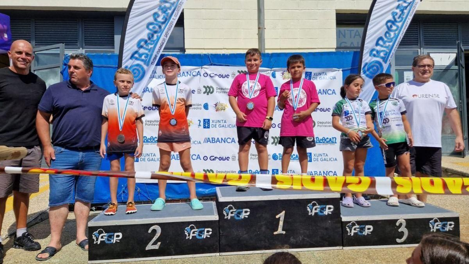 El podio en J2 Prebenjamín Hombre, con la plata de Tomasello y Foo (Ourense) y el oro de Álvarez y Mora (Avión).