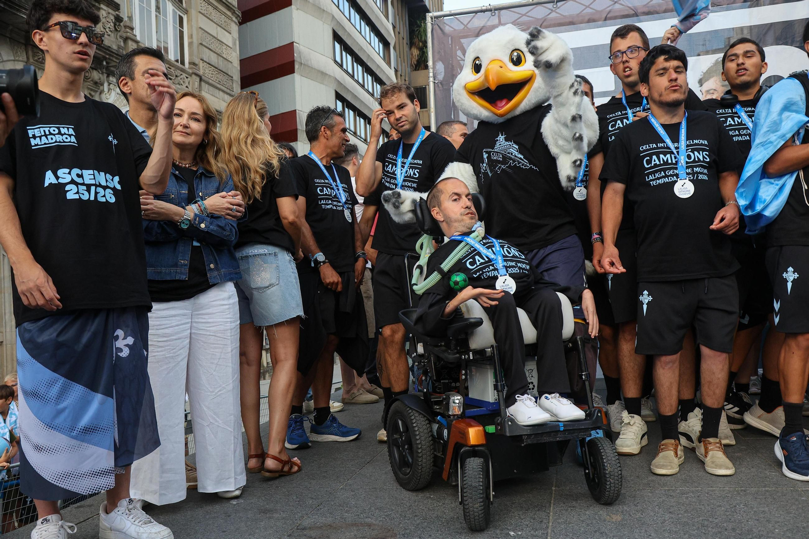 Galería | El Celta Fortuna celebra en Porta do Sol el ascenso a Segunda