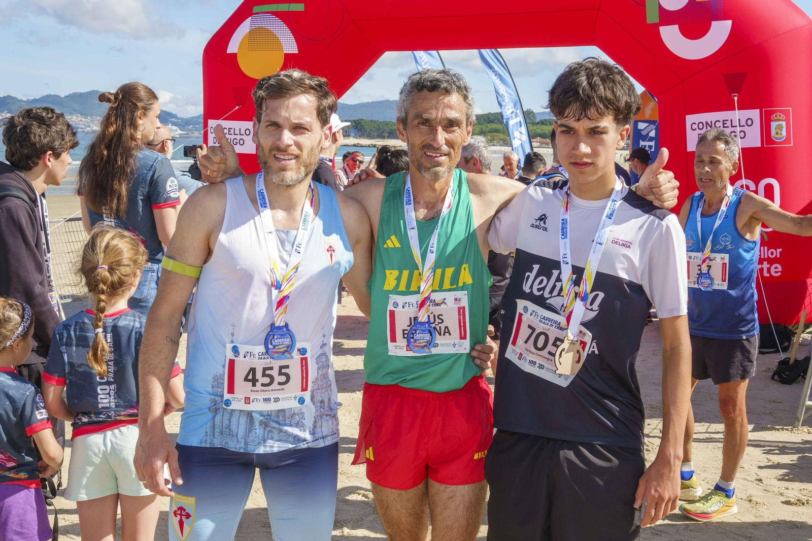 Galería | 1.000 corredores inundan Samil
