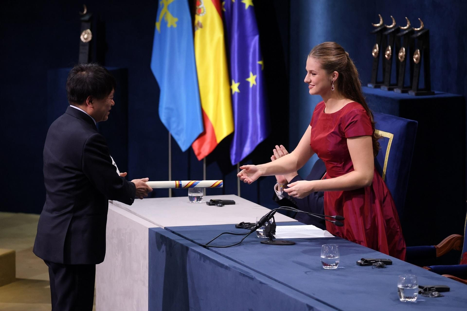 Galería | Jóvenes, democracia y un mensaje de unión; los temas que protagonizan la ceremonia de los Premios Princesa de Asturias