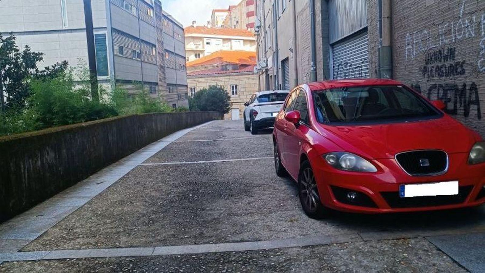 Coches mal aparcados.