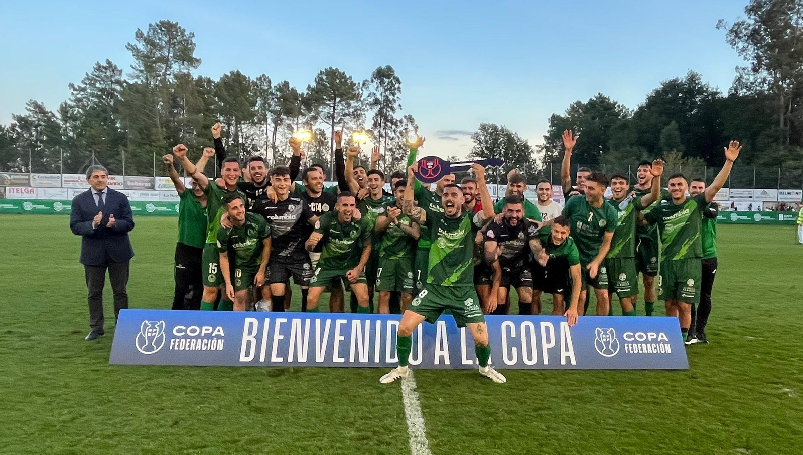 Celebración de la clasificación a la Copa del Rey (CD ARENTEIRO)