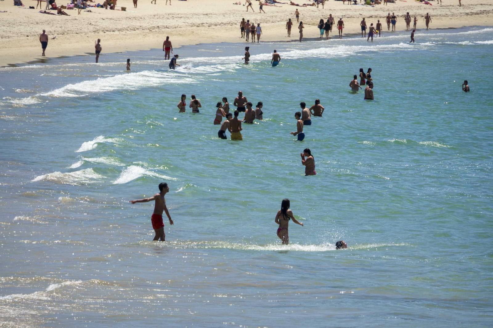 Galería | El calor se apodera de Vigo y llena las playas