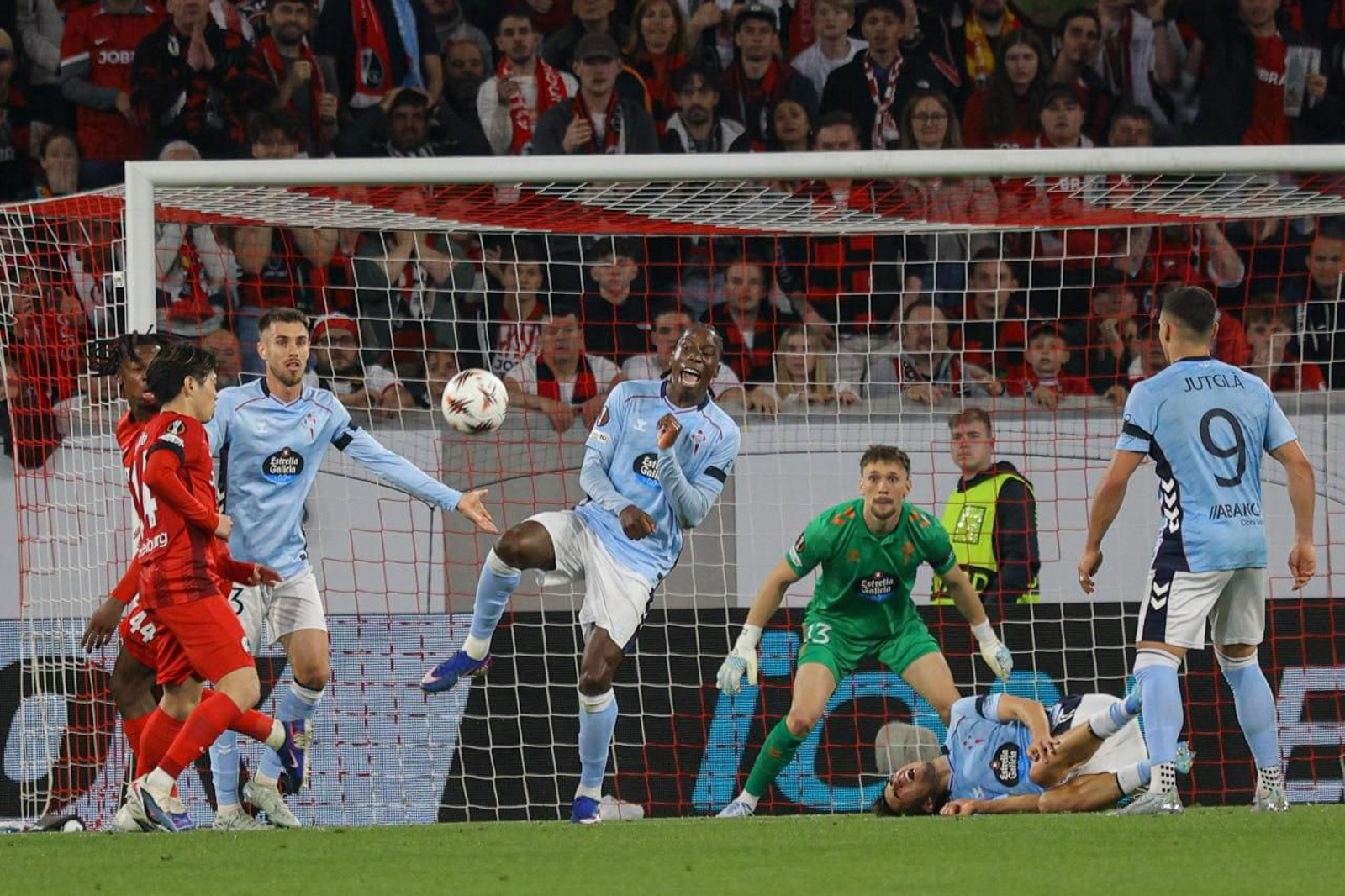 Galería | Noche amarga del Celta en Friburgo