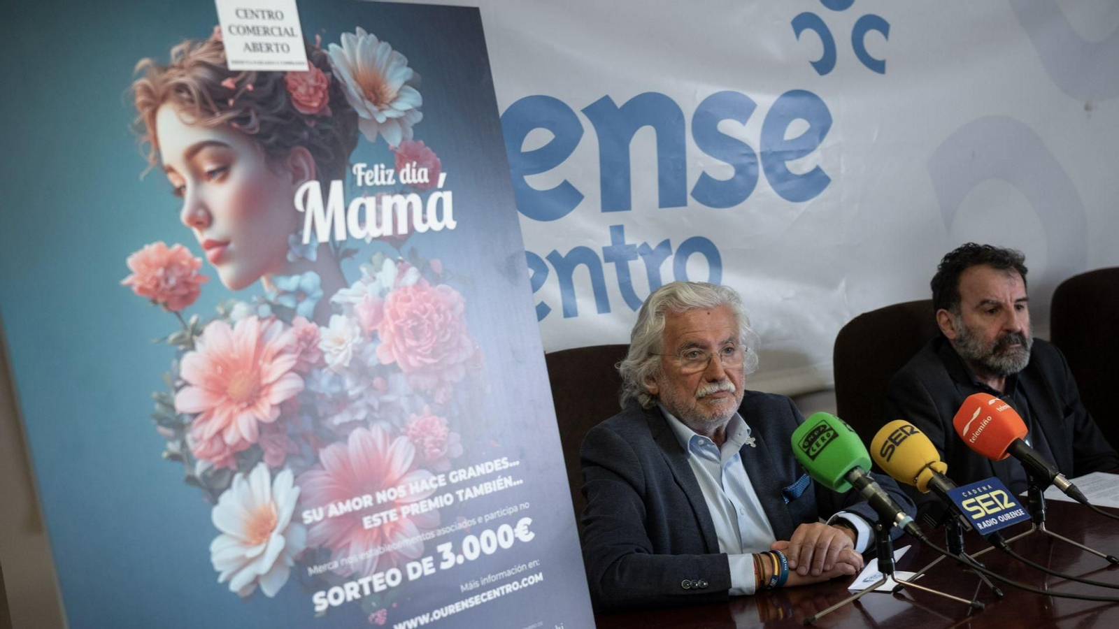 Rosendo Fernández y Luis Ribera durante la presentación de los actos promocionales.