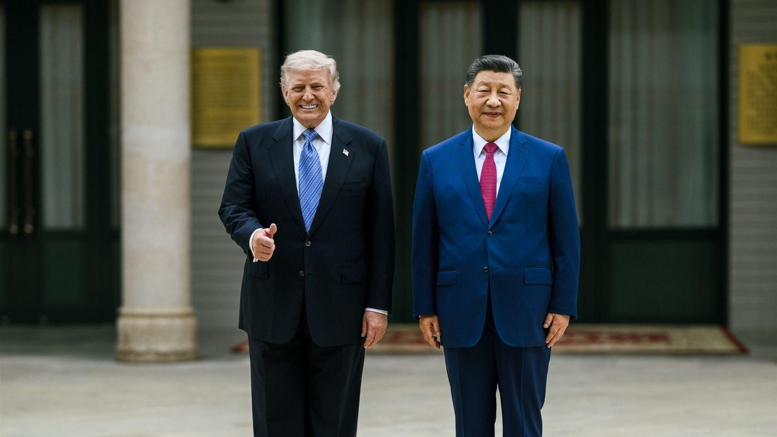 Trump visita China.