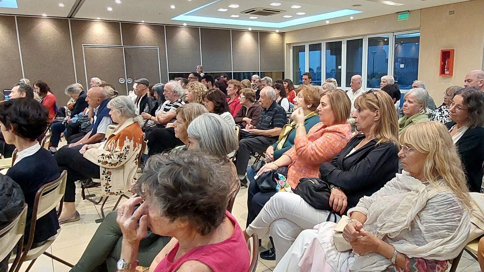 Numeroso público asistió al homenaje organizado por Galegas na Diáspora