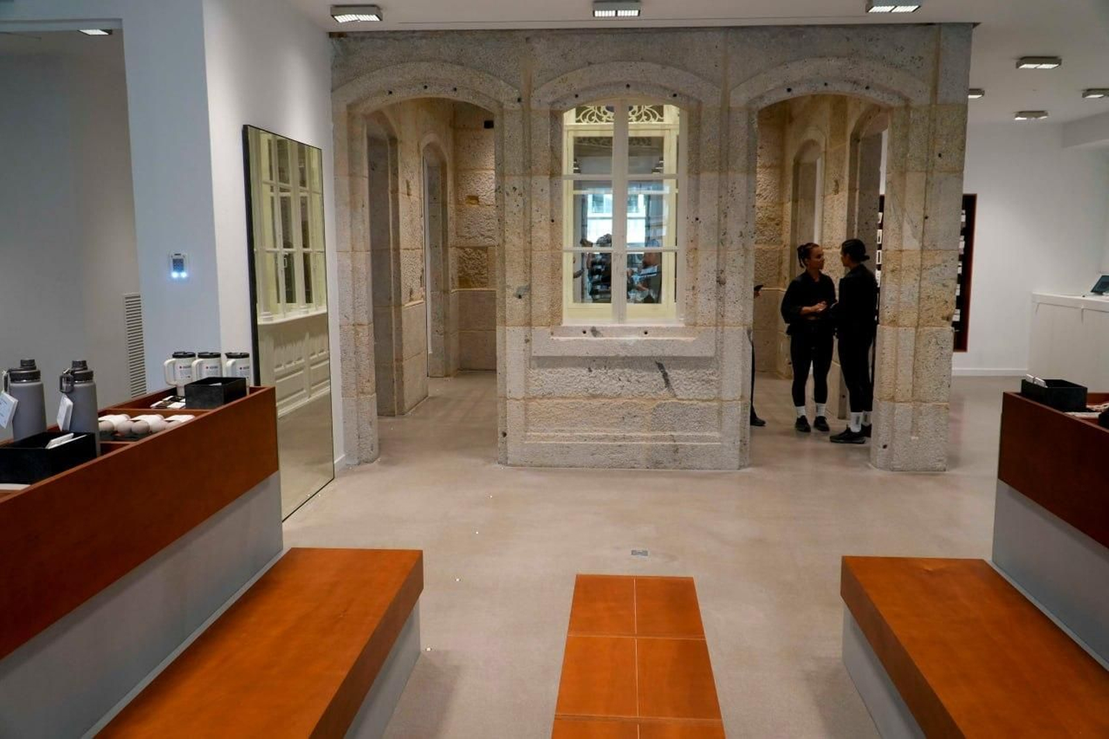 Galería | La nueva tienda de Oysho en Vigo ocupa un edificio emblemático en Príncipe