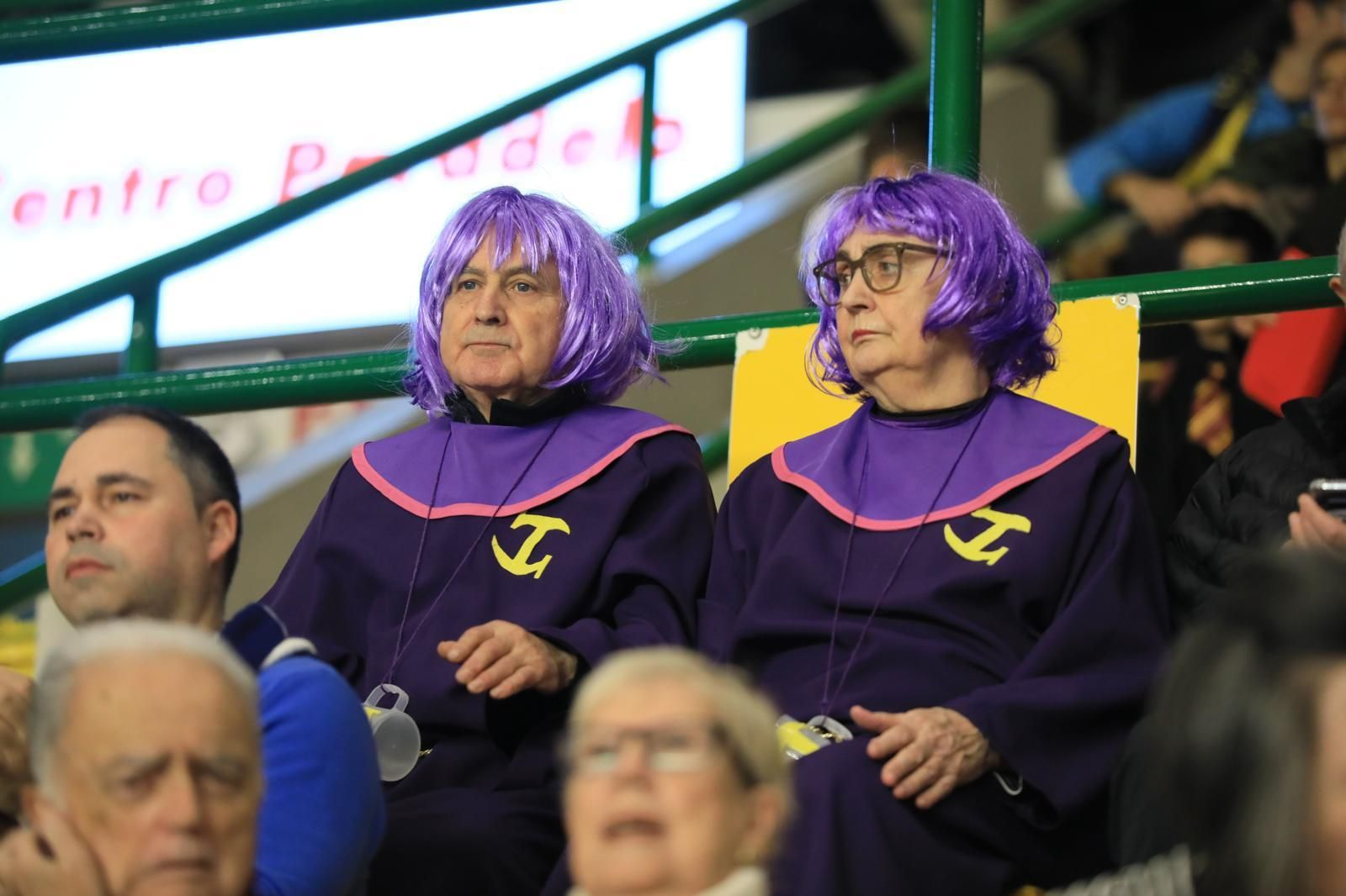 Galería | El Pazo disfruta de un sábado de baloncesto y Entroido