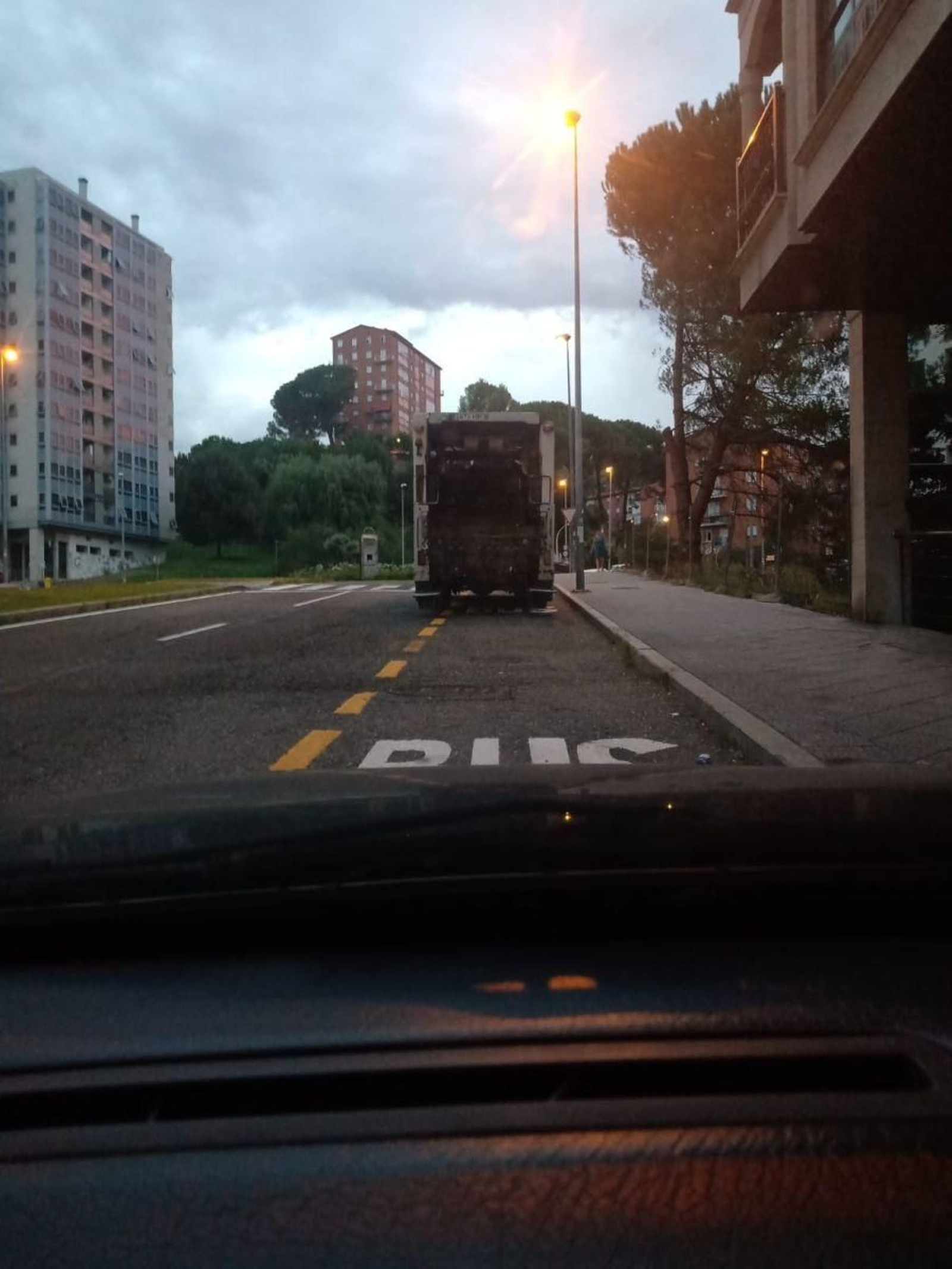Autobús en la calle Carlos Velo.