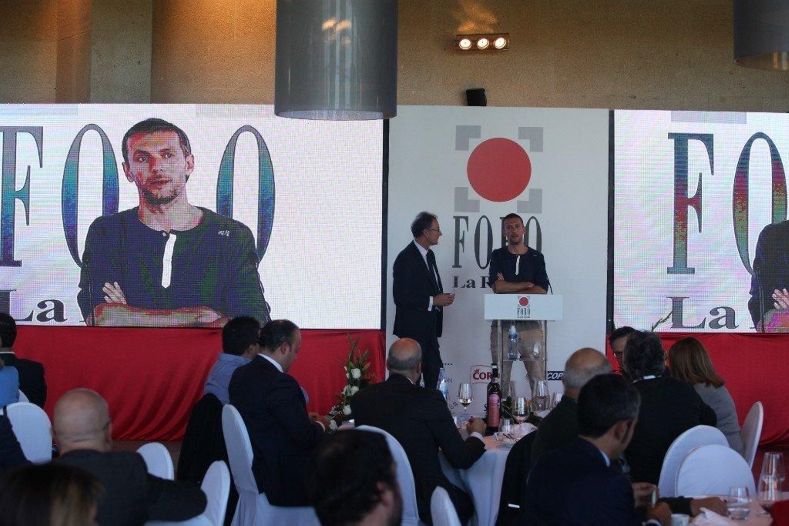 Karel de Beule, en el Foro La Región - 22