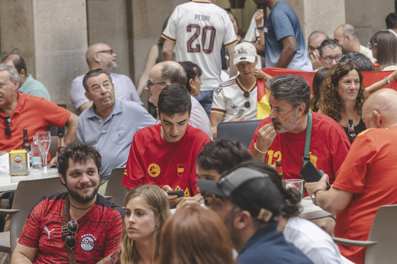 Galería | La ilusión por España tiñe de rojo la provincia de Ourense en la semifinal, en fotos