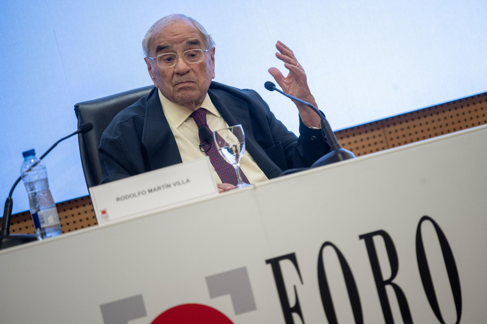 Galería | Foro La Región con Rodolfo Martín Villa, ex ministro durante la Transición, en imágenes