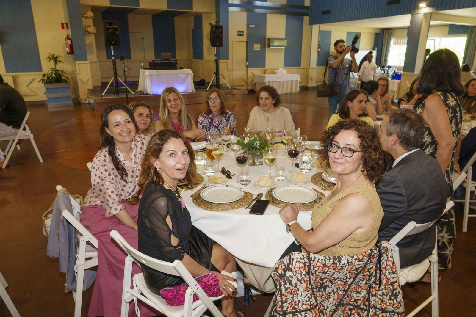 Galería | Emotiva despedida en Vigo al exjuez decano Germán Serrano