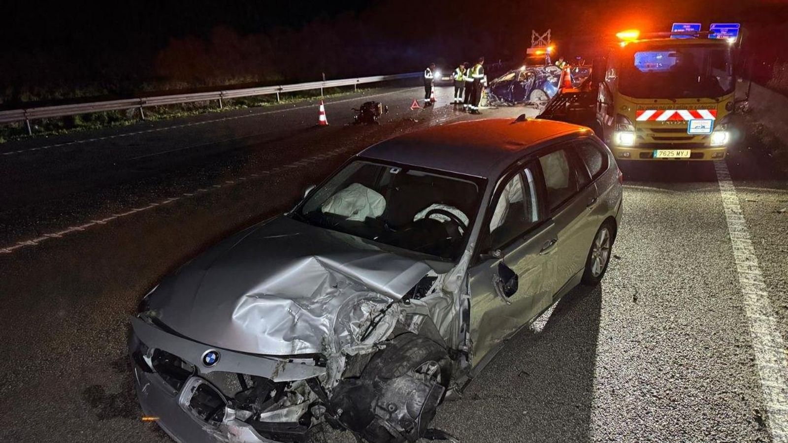Estado de uno de los vehículo tras el accidente.