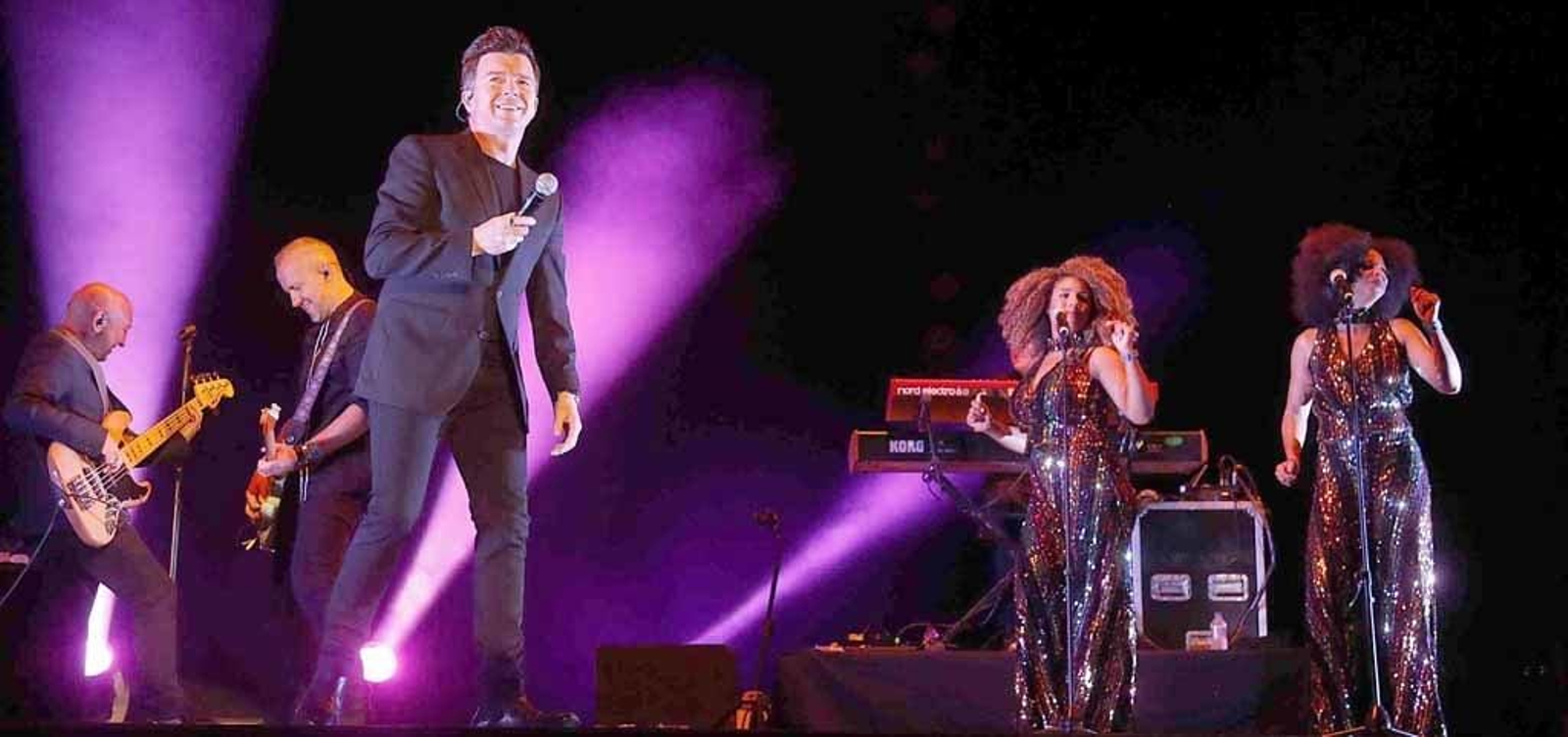 El cantante británico Rick Astley fue el protagonista anoche del concierto de Castrelos // JV Landín