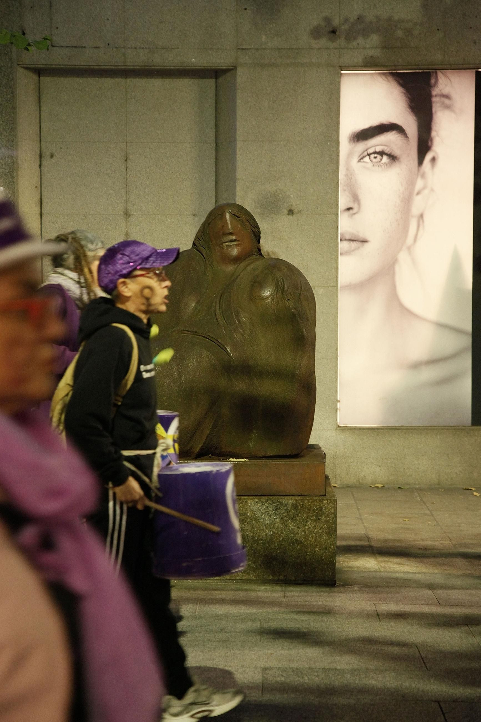 Galería | Ourense clama contra la violencia machista por el 25N