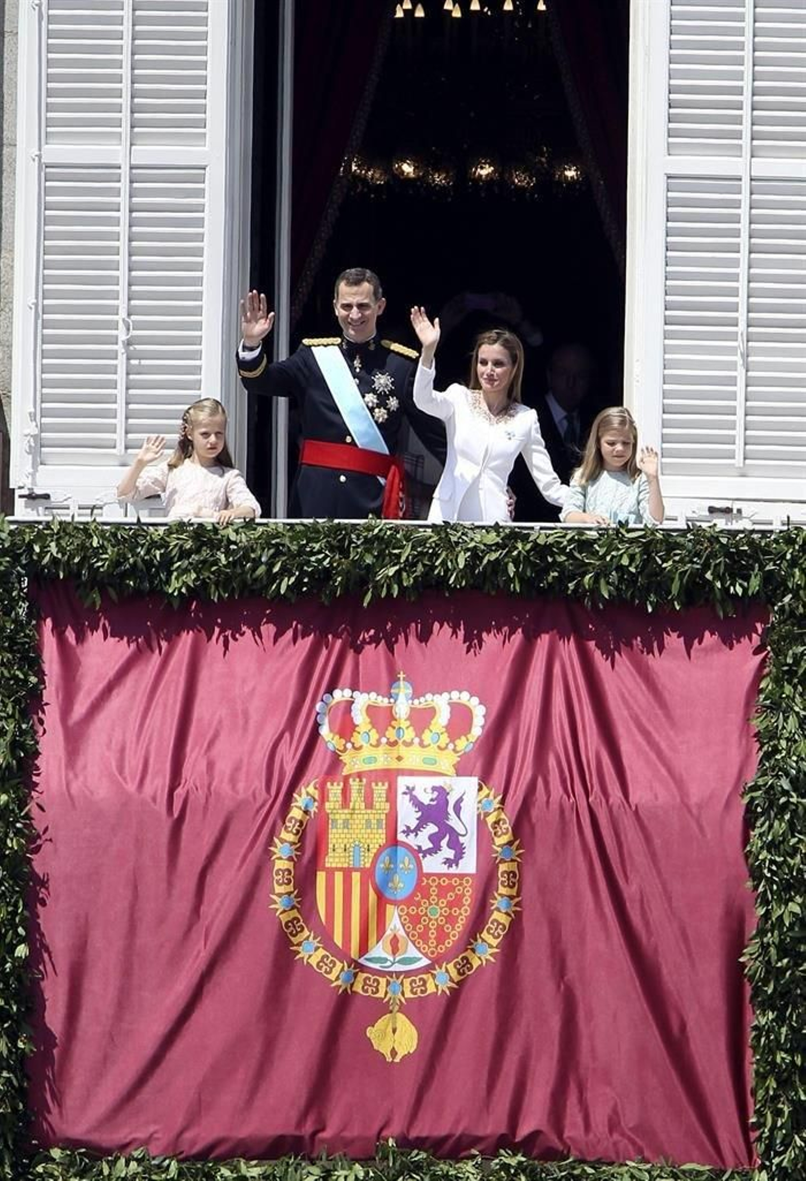 Los Reyes de España, Don Felipe VI y Doña Letizia, acompañados de sus hijas la princesa Leonor y la infanta Sofía