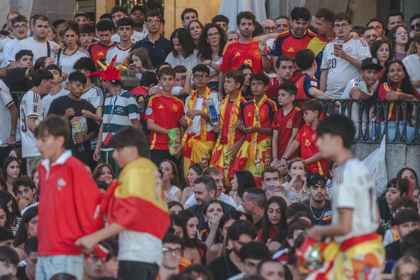 Galería | La ilusión por España en la semifinal tiñe de rojo la provincia de Ourense, en fotos