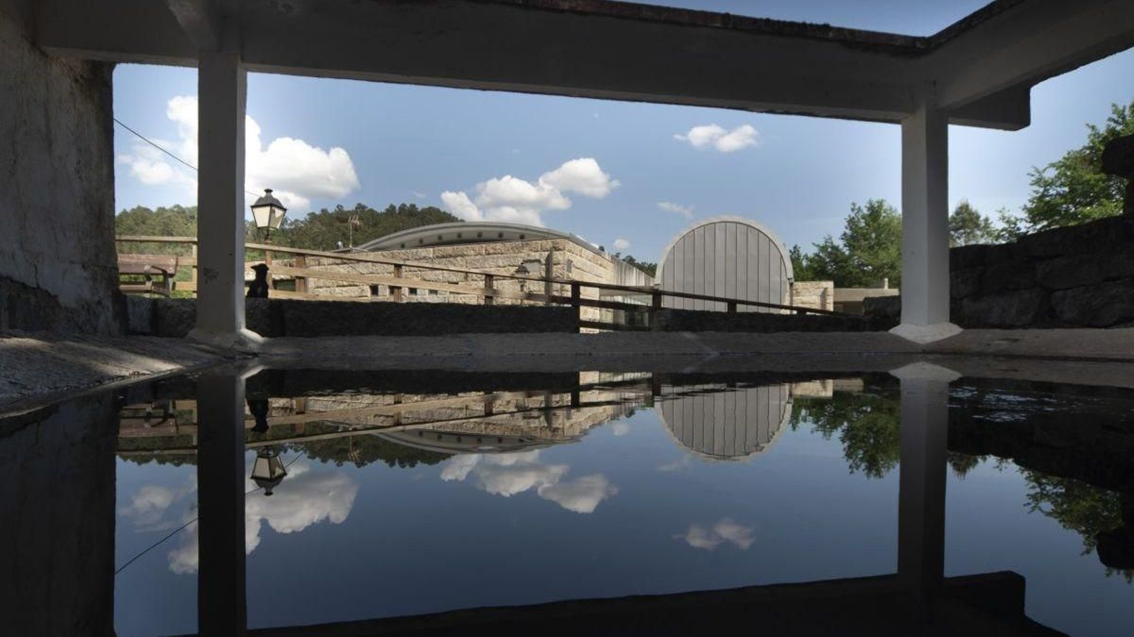 Vista del balneario de Berán, ya adjudicado para reabrir.
