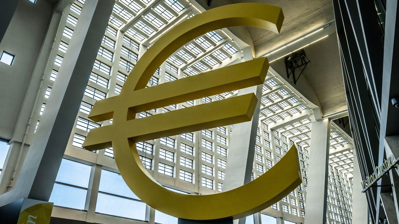 Sede principal del Banco Central Europeo (BCE) en Frankfurt, Alemania, símbolo del euro y la política monetaria de la zona euro.