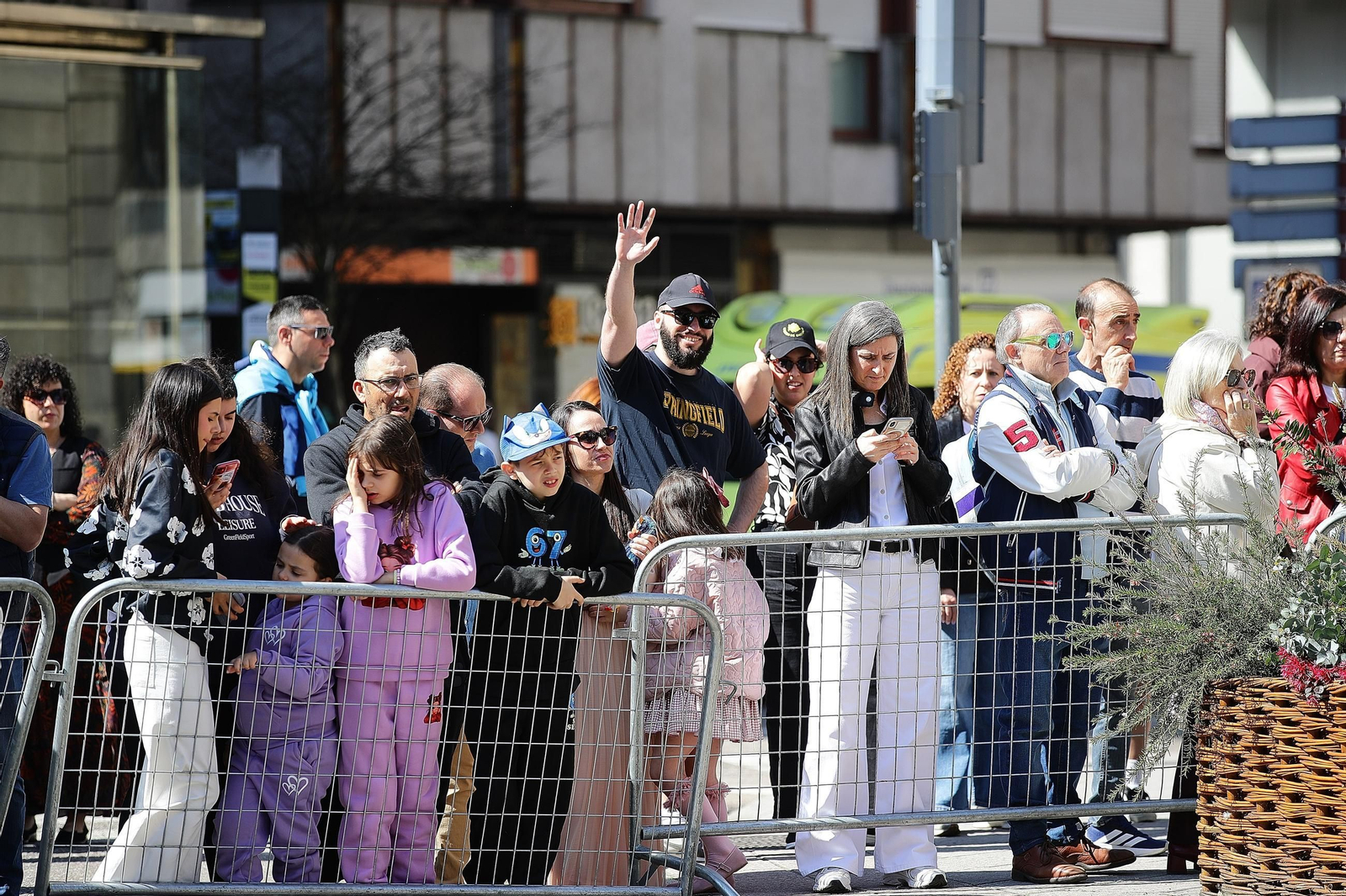 Galería |  Las Madamitas y el buen tiempo conquistan San Lázaro