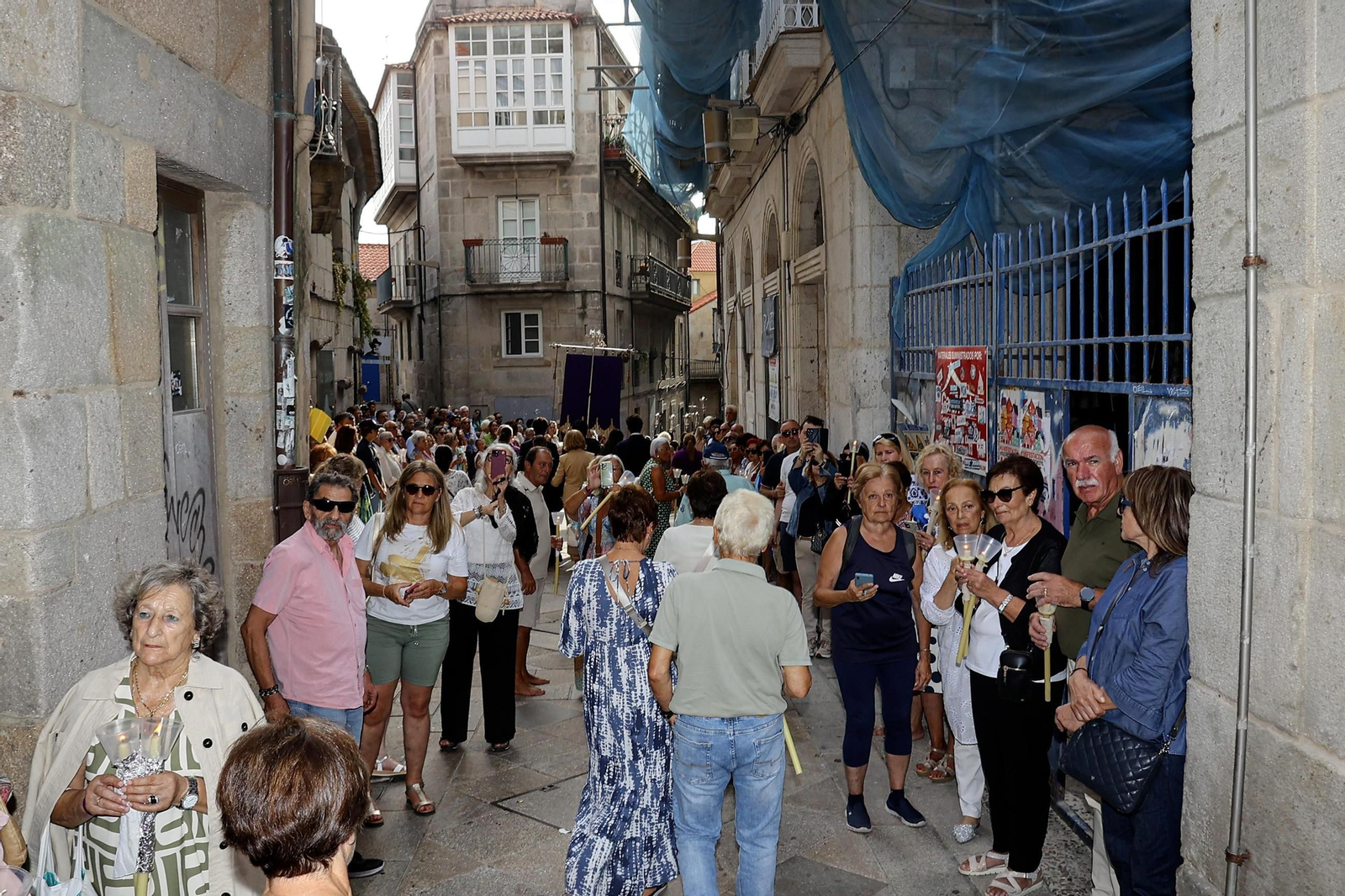 Galería | Misa por el Cristo da Victoria en Vigo y la concurrida procesión