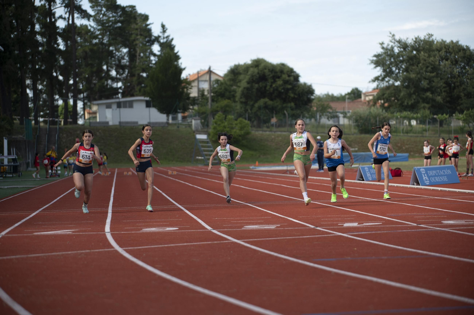 Juventud al poder sobre la pista Josefina Salgado