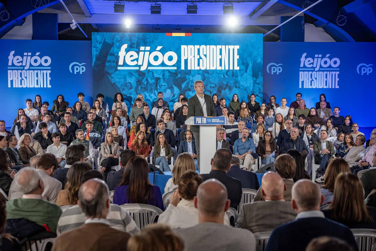 Galería | Feijóo hace parada en Vigo con la precampaña electoral del 29-N