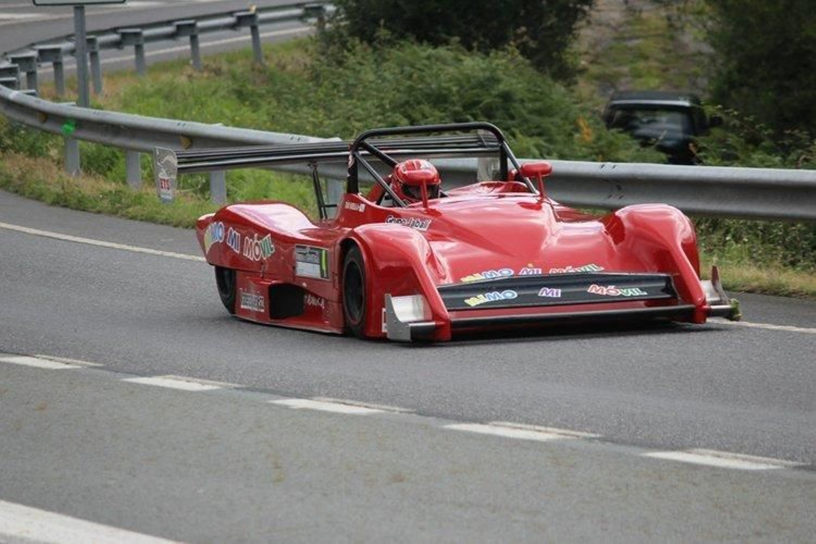 El piloto pontevedrés Toño Varela, a bordo de la barqueta Osella PA20/S, en una de las pasadas de la subida