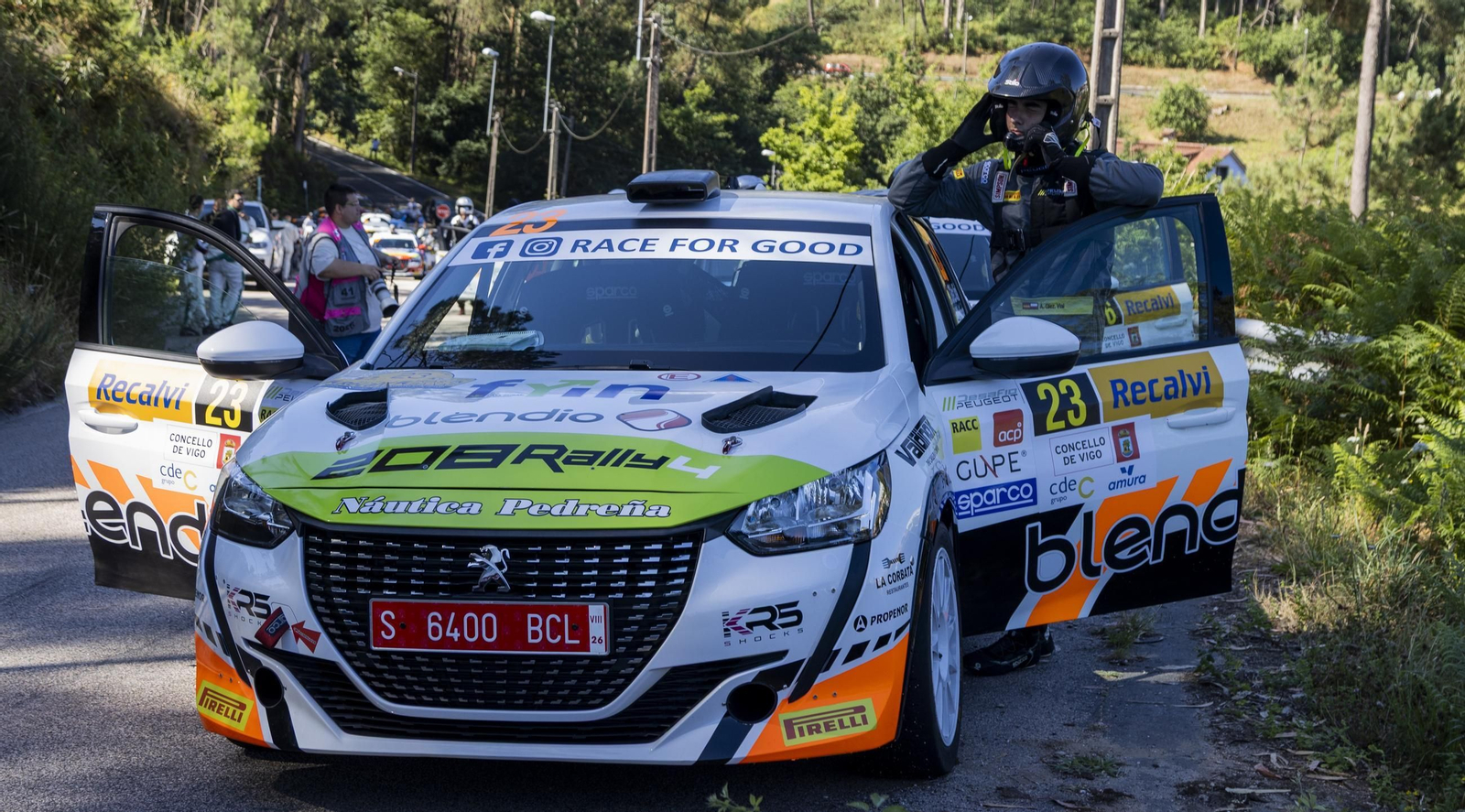 Galería | Los coches se apoderan de Vigo en el primer día del Rally Rías Baixas