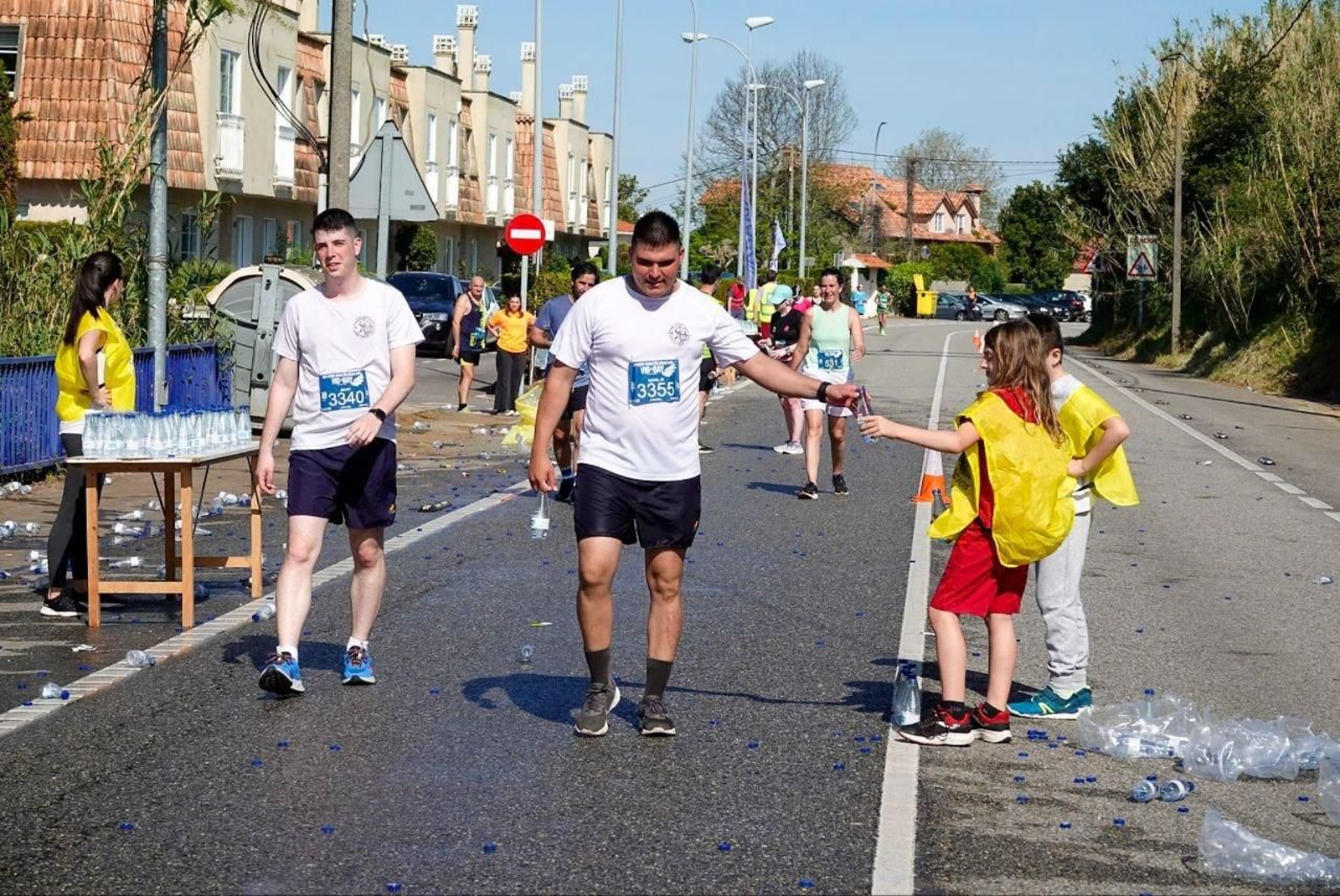 Agua para refrescarse en una jornada calurosa.