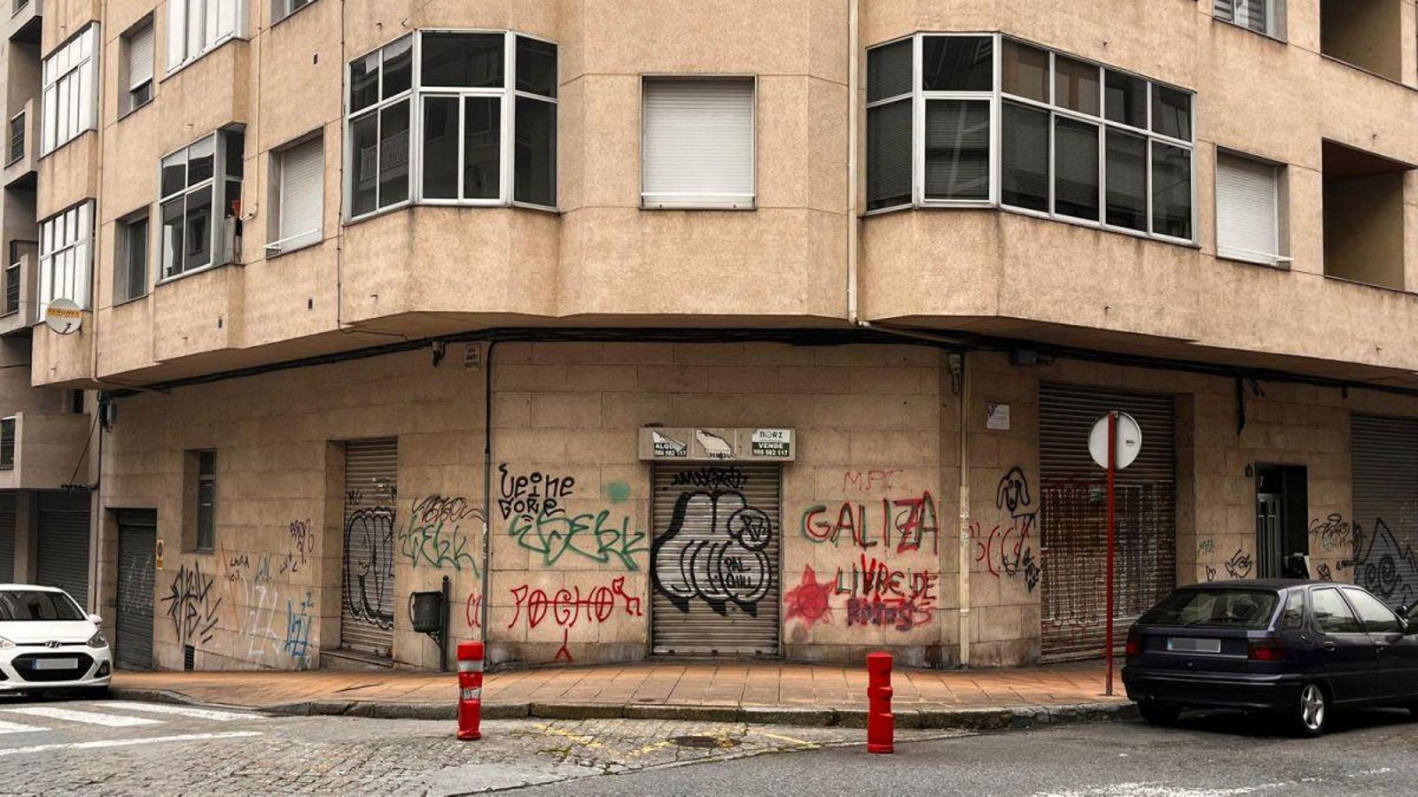 Pintadas en Bernardo González Cachamuíña.