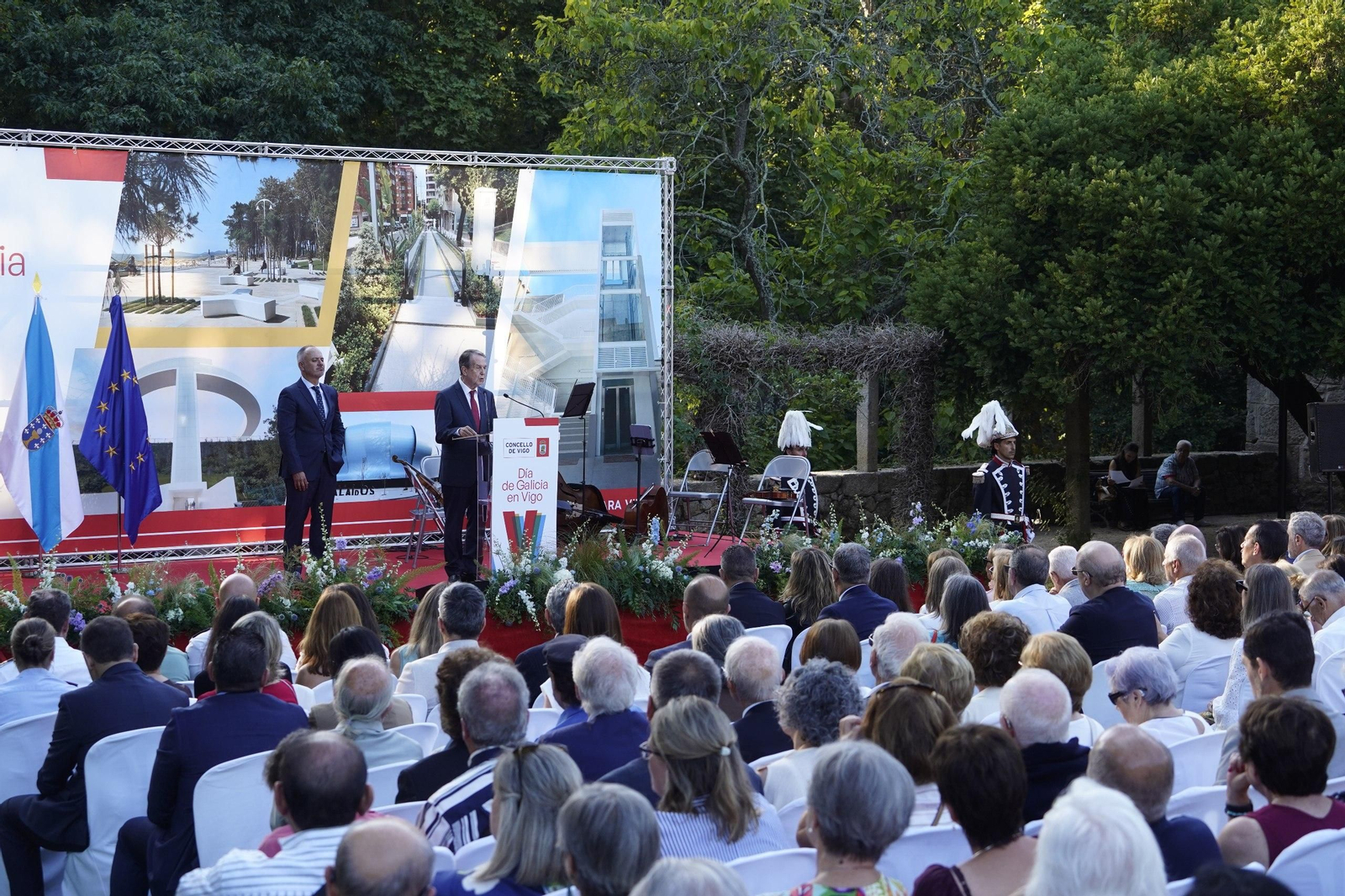Galería | Vigo celebra o Día de Galicia cun acto en Castrelos