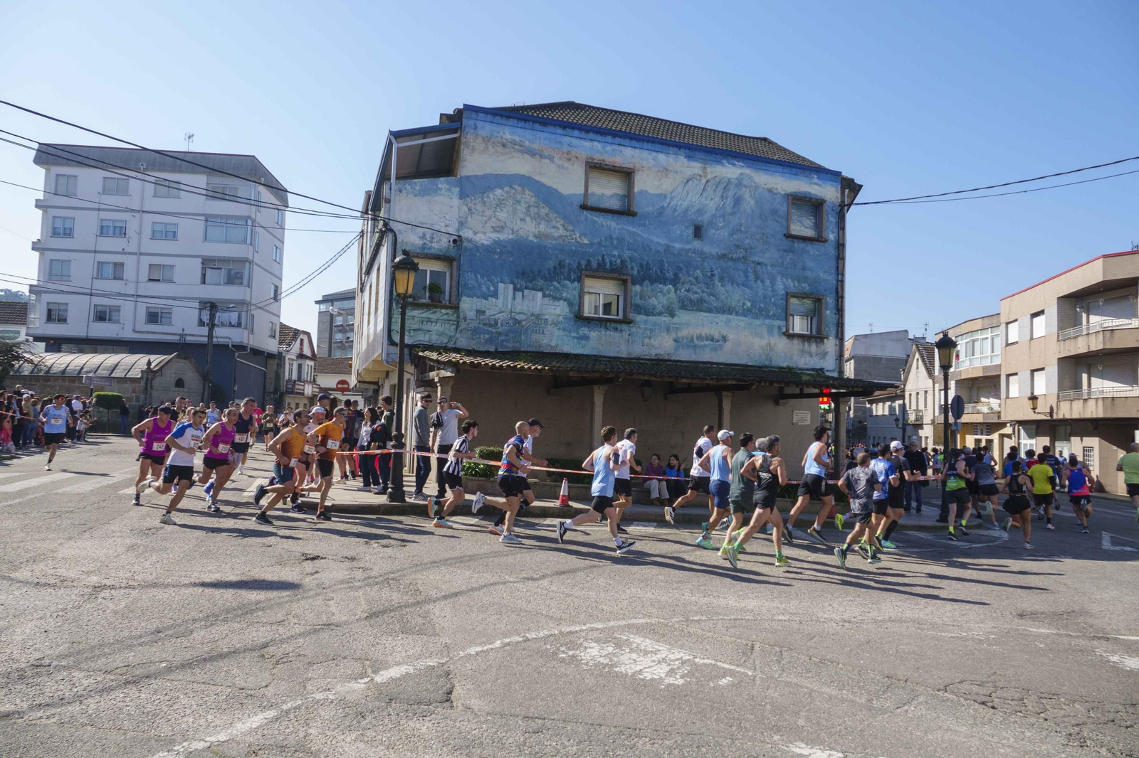 Galería | Pequeños y mayores se divierten en la 10K de Porriño