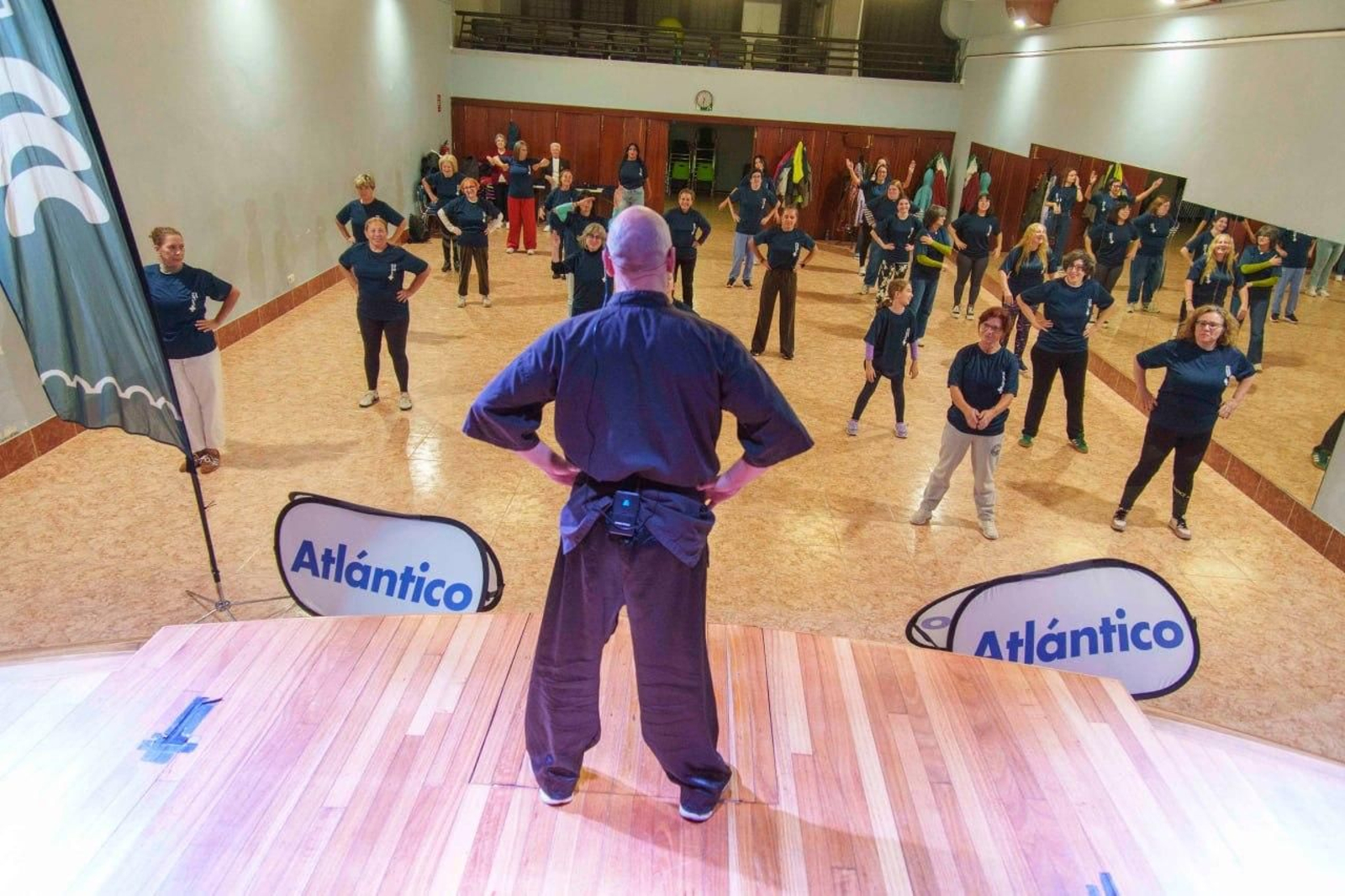 Galería | El curso de defensa personal de +Deporte Atlántico reúne a medio centenar de mujeres en Vigo