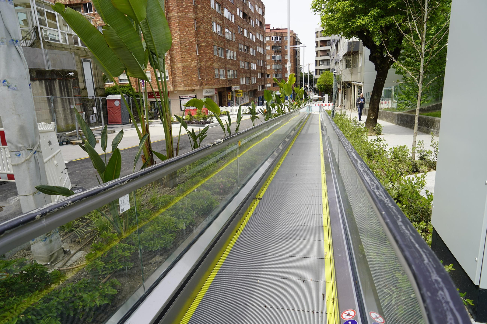 Las rampas mecánicas de Pintor Lugrís, ya instaladas y a la espera de su puesta en marcha.