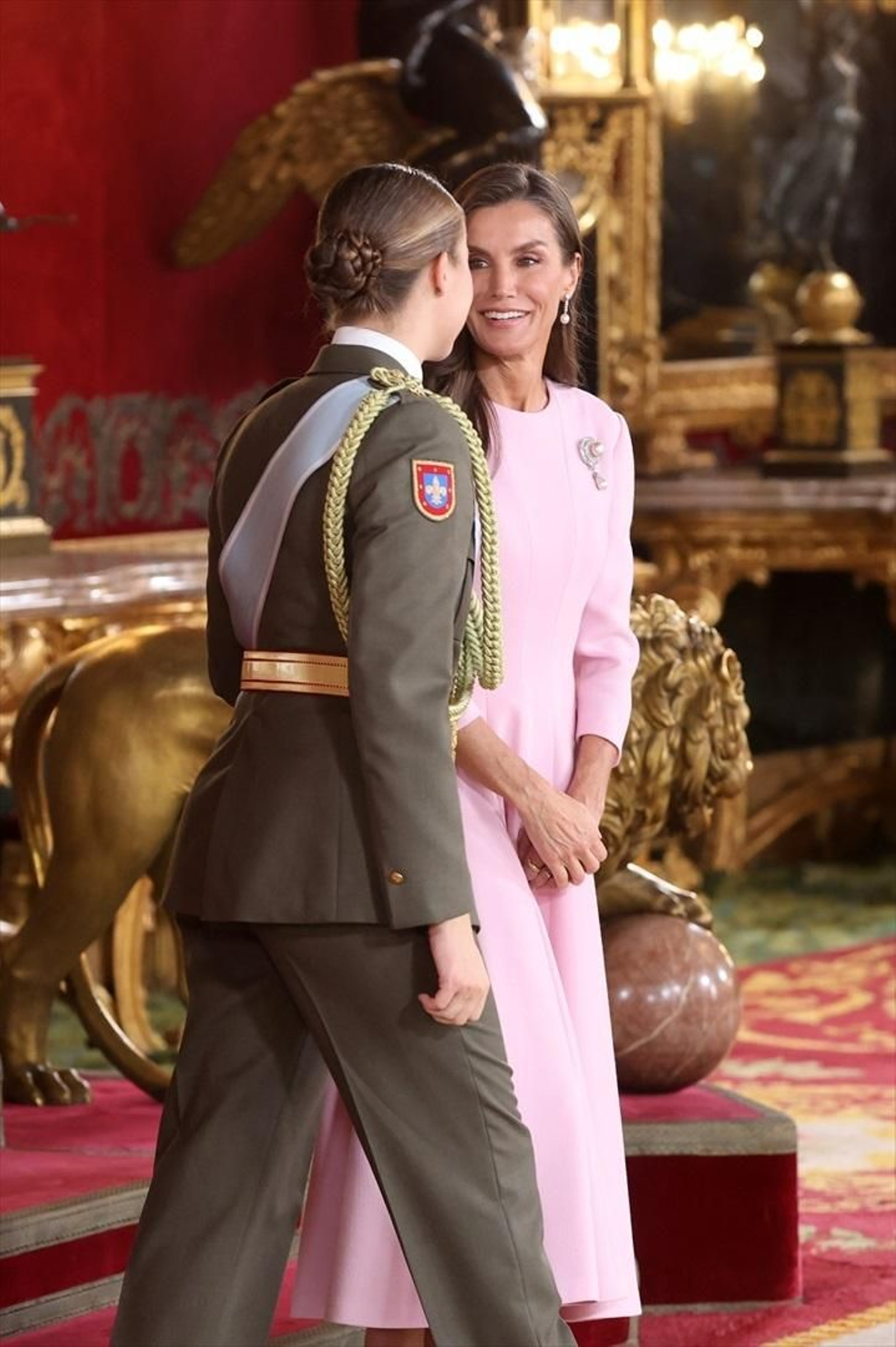 Galería | Los reyes, la princesa Leonor y la infanta Sofía presiden la recepción del 12 de octubre