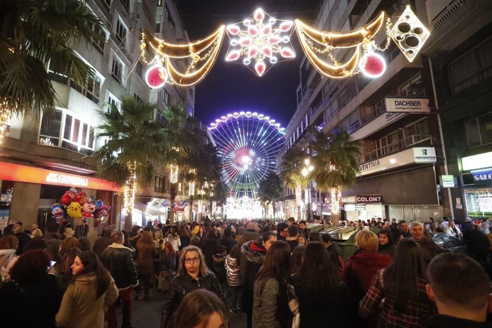 Los turistas invaden Vigo en el Puente146