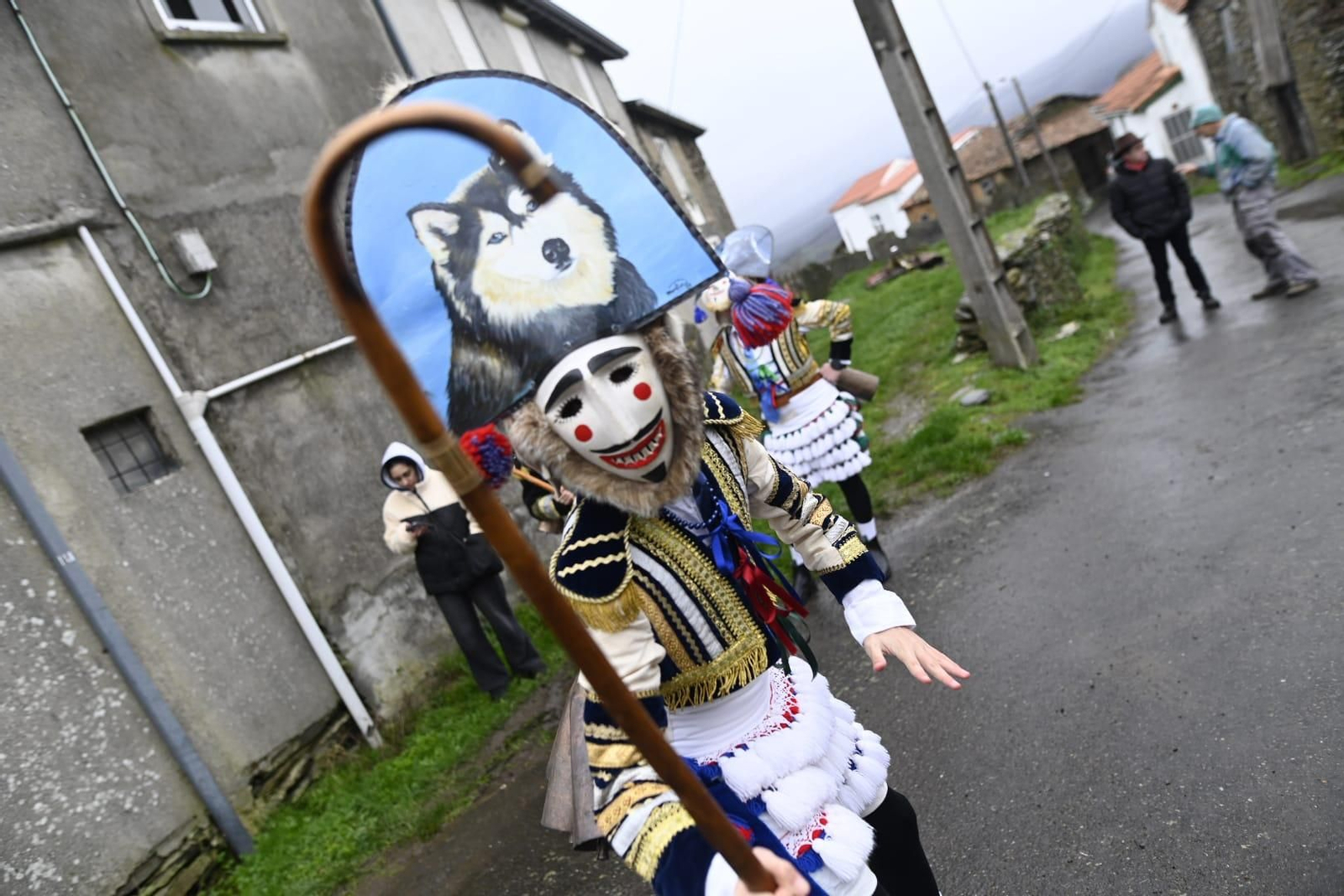 Los Felos recorren las aldeas de Maceda realizando travesuras y trastadas.