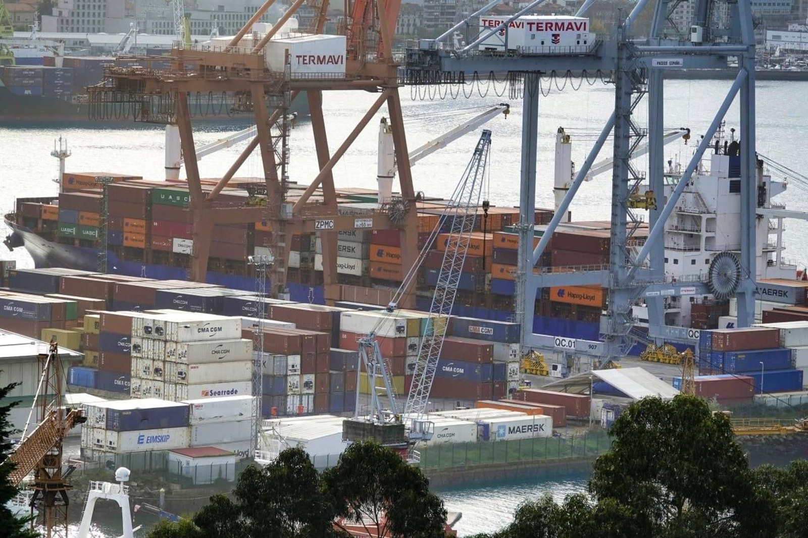 La terminal de Guixar, llena de contenedores.