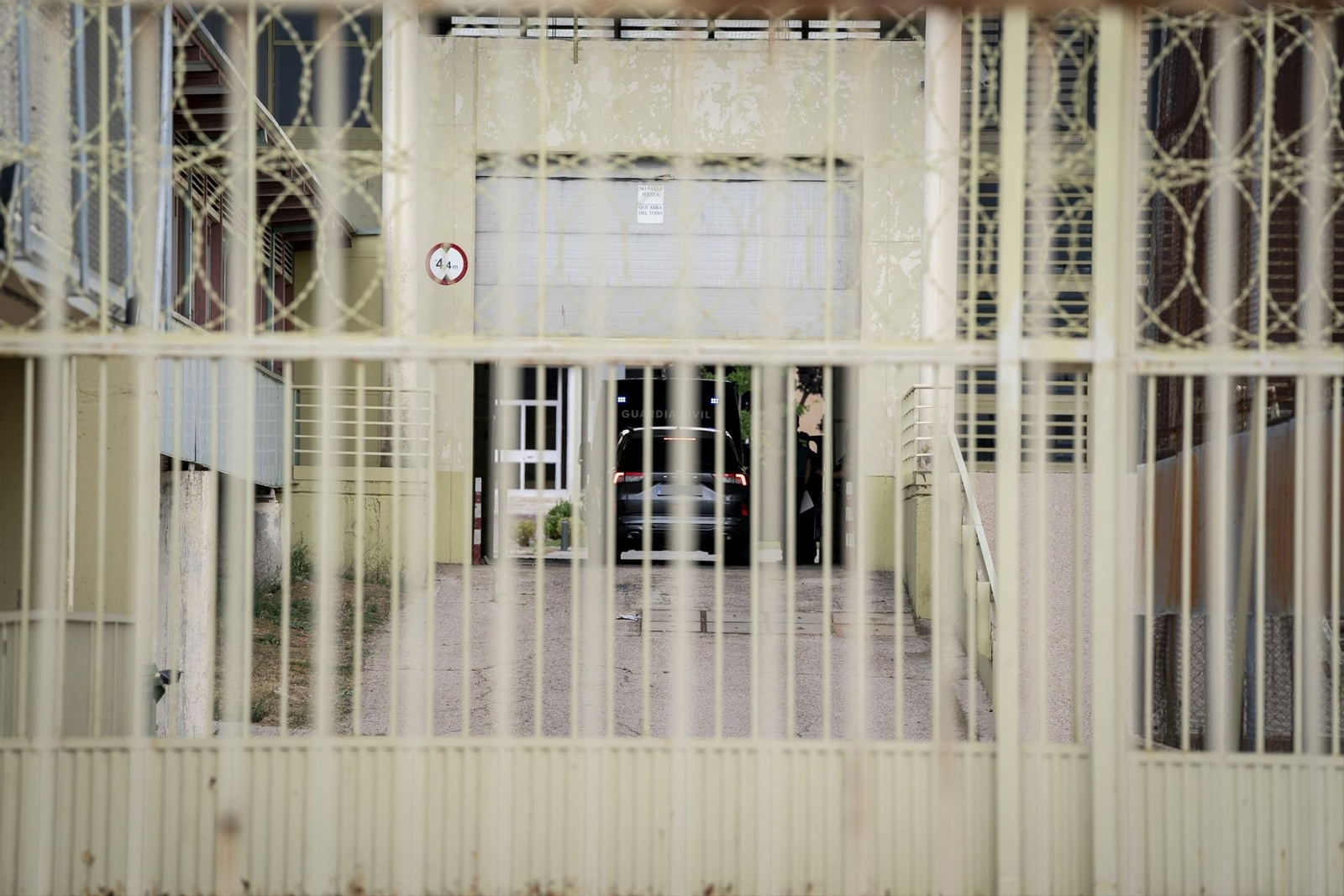 El acuerdo de conformidad impone al condenado tres años de libertad vigilada y una orden de alejamiento.