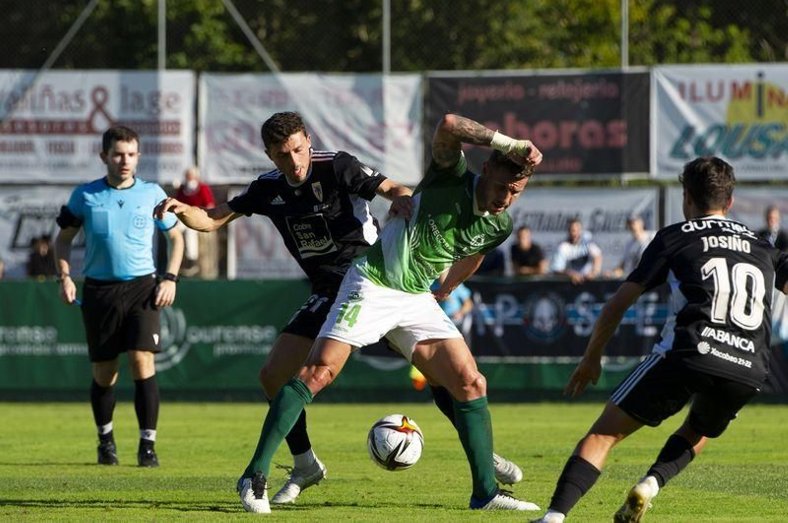 Partido entre el Arenteiro y el Compostela.