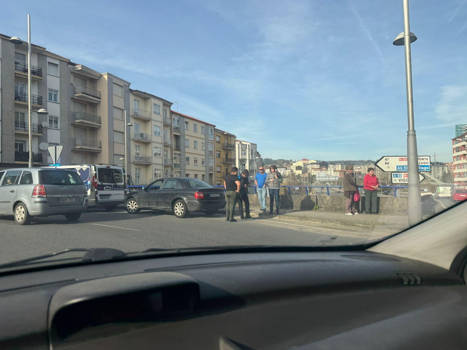 Imagen del accidente de tráfico en la rotonda de O Couto