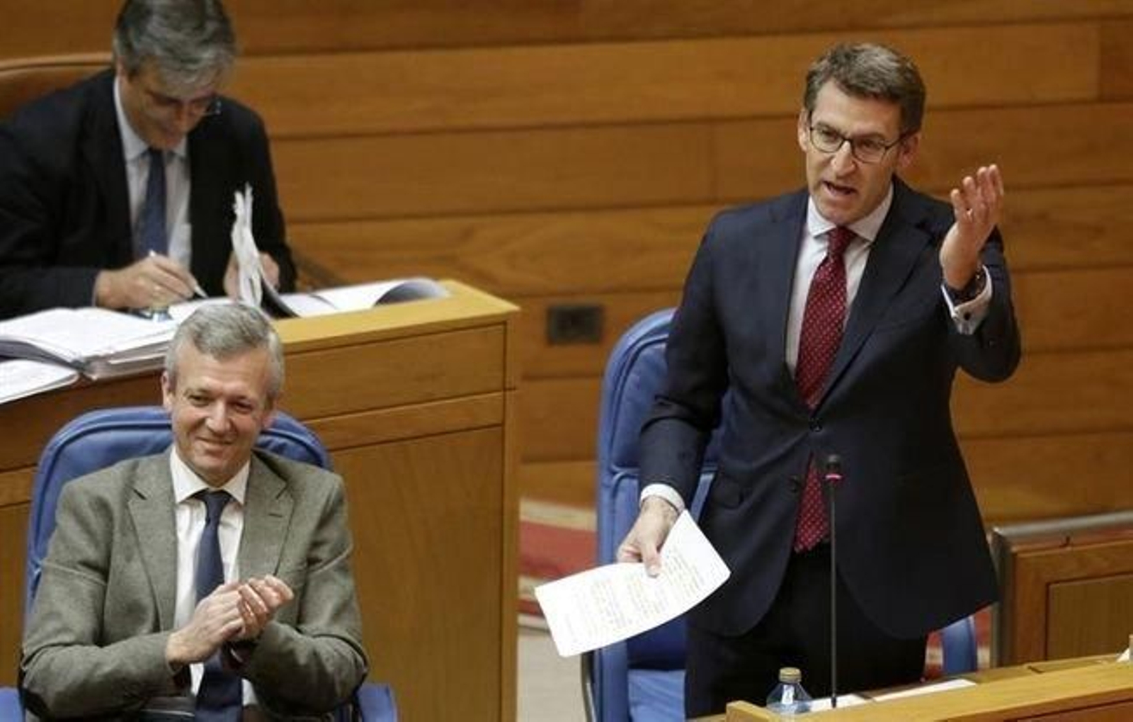 El tono se elevó, por ocasiones, en la sesión del Parlamento de Galicia.